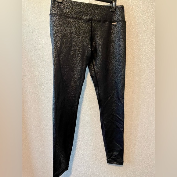 NWOT- Platinum Sun Swim & Gym Leggings, UPF 50+| Cheetah -Black, size Large - Picture 4 of 13